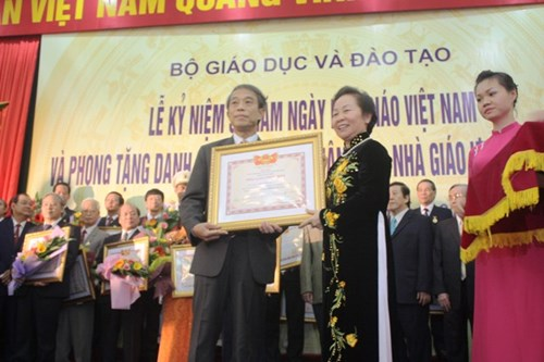 Giải đáp một số vấn đề trong việc xét tặng danh hiệu Nhà giáo nhân dân, Nhà giáo ưu tú
